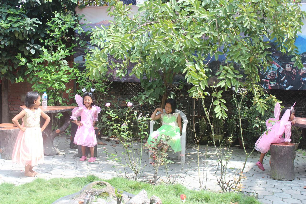 Dipankara Holiday Home Kathmandu Buitenkant foto