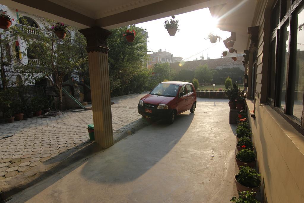 Dipankara Holiday Home Kathmandu Buitenkant foto