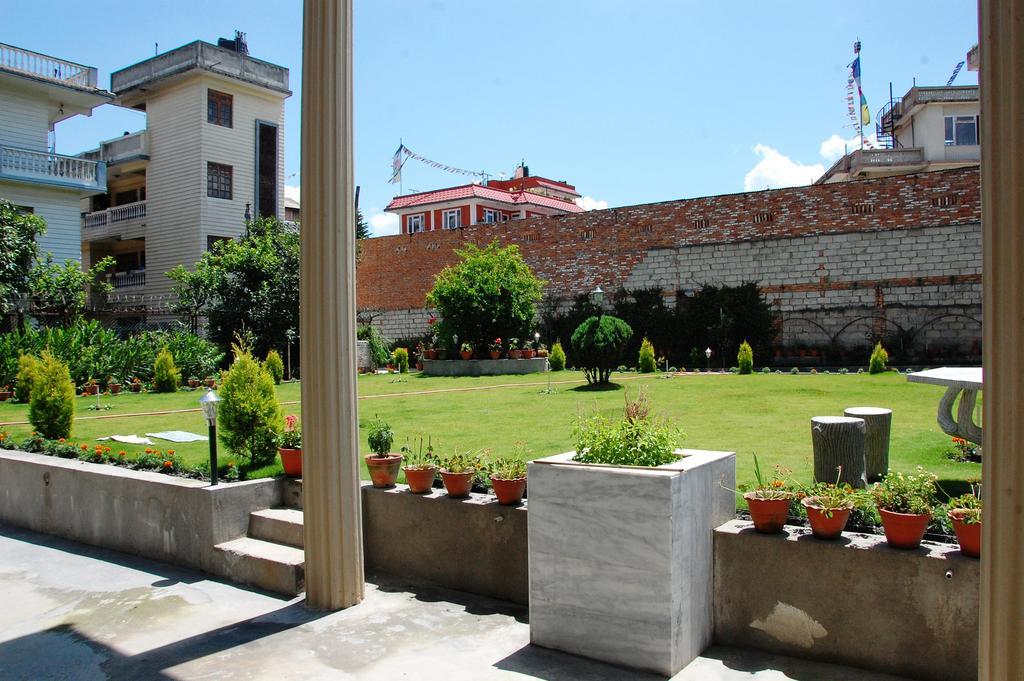 Dipankara Holiday Home Kathmandu Buitenkant foto